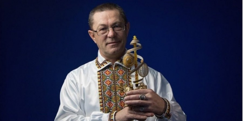 Украинский мастер побил сразу два мировых рекорда&nbsp;&mdash; просверлил наибольшее количество отверстий в&nbsp;курином и&nbsp;гусином яйцах