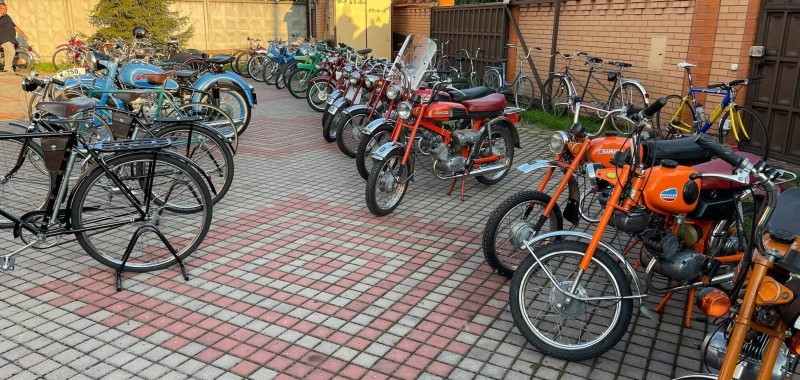 Уникальную коллекцию украинской двухколесной техники показали в сети