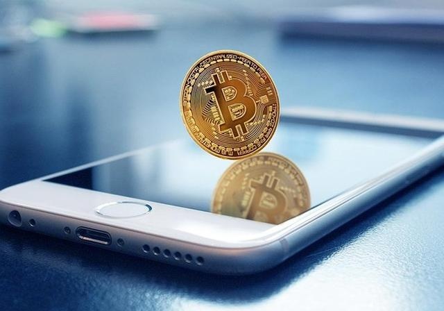 В какую криптовалюту вложиться осенью-2021