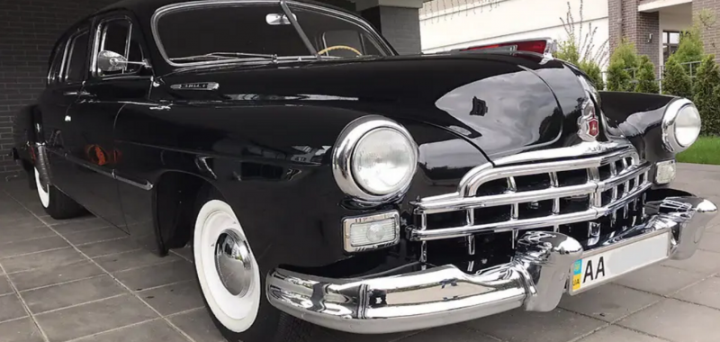 В Киеве выставили на продажу ГАЗ-12 1955 года за $100 000