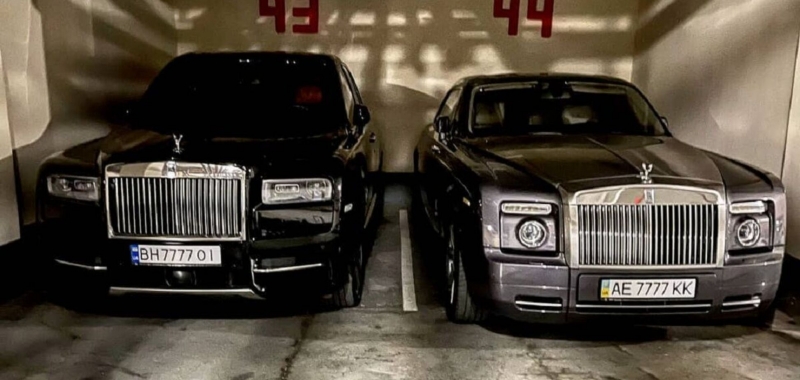 В Одессе заметили два роскошных Rolls-Royce с похожими номерами. Фото