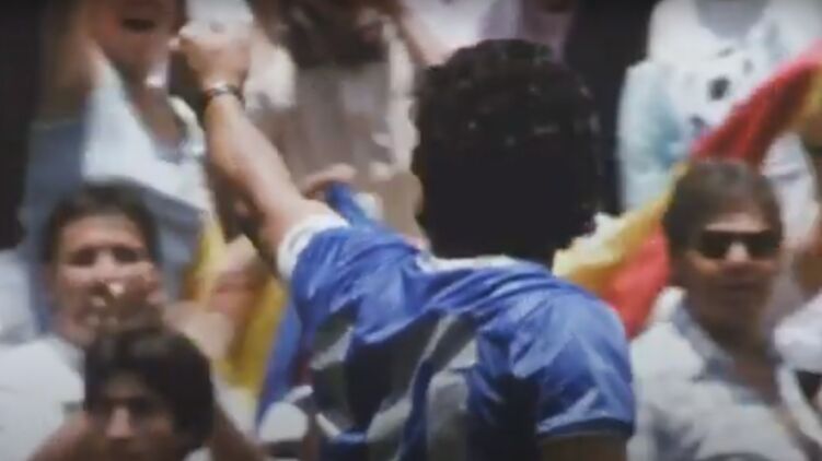 В смерти Марадоны обвинили семерых халатных и неадекватных врачей