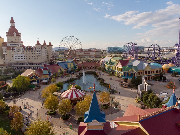 В Сочи Парке началась подготовка к открытию нового экстремального аттракциона