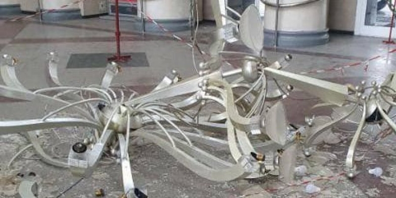 В&nbsp;Днепре на&nbsp;железнодорожном вокзале упала люстра, теперь их&nbsp;проверят на&nbsp;всех украинских вокзалах