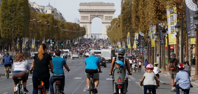 За рекламу авто во Франции ждет штраф 50 тысяч евро: кого каснется