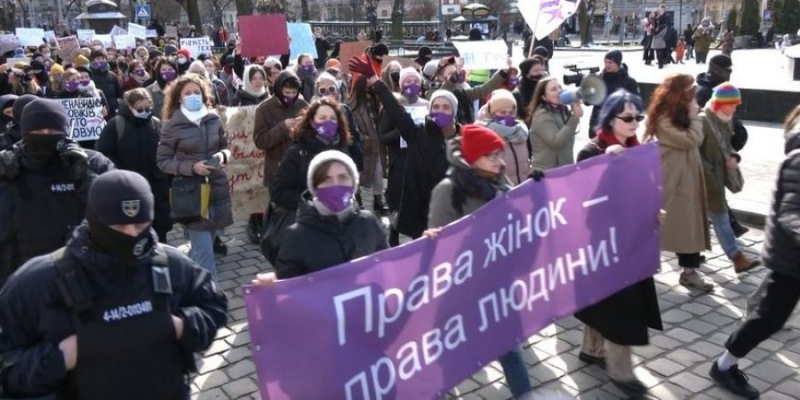 За&nbsp;Стамбульскую конвенцию и&nbsp;против насилия. В&nbsp;городах Украины прошли акции за&nbsp;права женщин