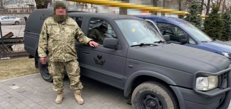 Защитники Украины в Донецкой области получили два внедорожника Ford Ranger от Favbet Foundation