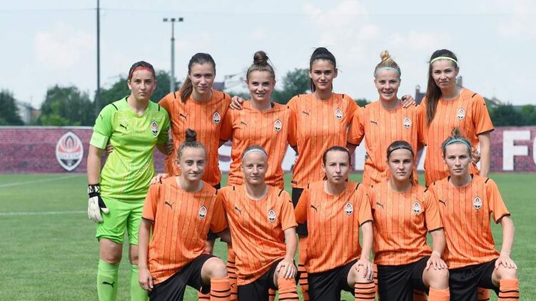 Женская футбольная команда "Шахтера" провела первый в истории матч, который выиграла 16:0. Видео
